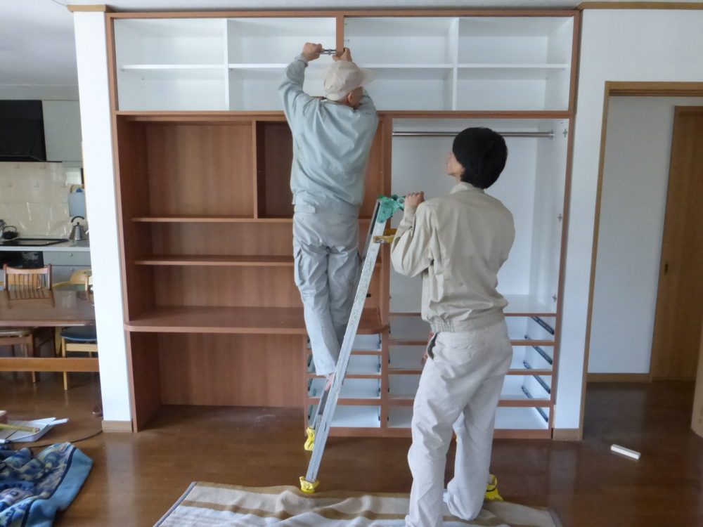 家具取付作業　現場