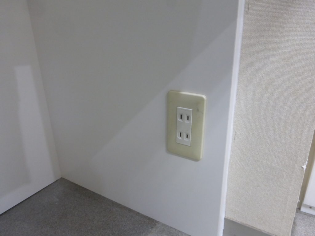 コンセント　家具